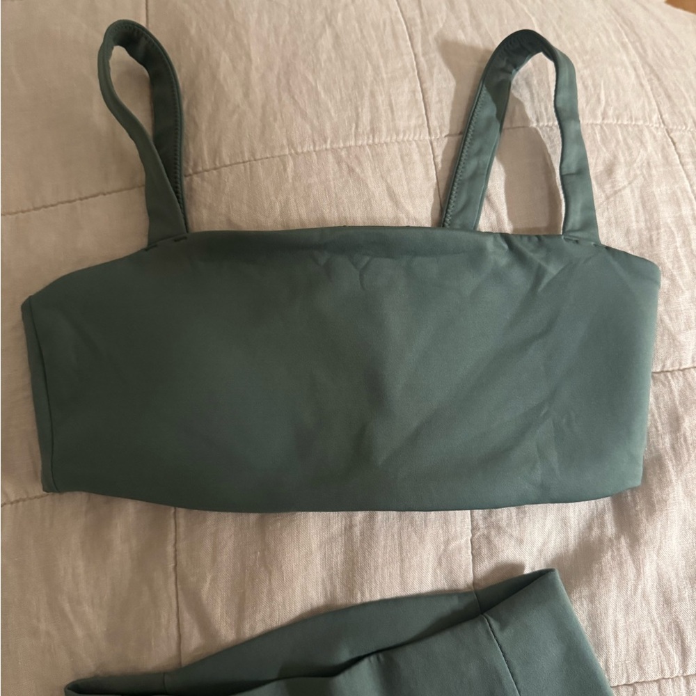 Vuori - Evolve square neck bra - Sea Pine